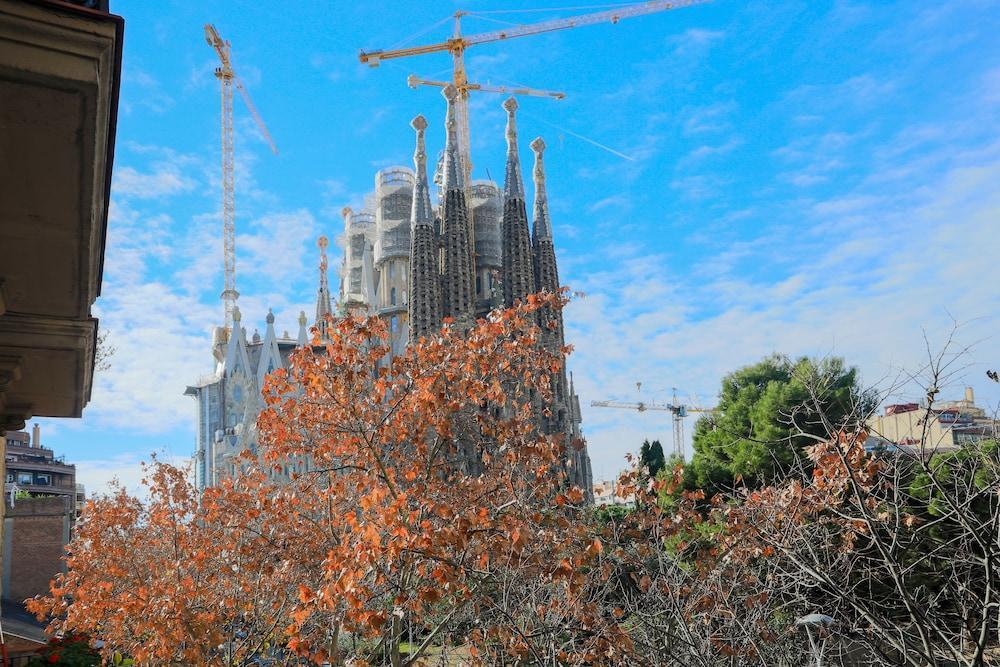 Bbarcelona Sagrada Familia Garden Apartment ภายนอก รูปภาพ